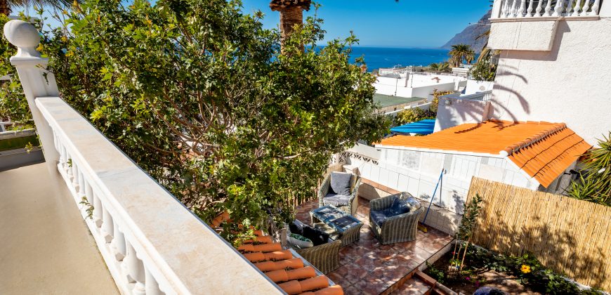 2 bedroom Canarian house, Los gigantes JI001
