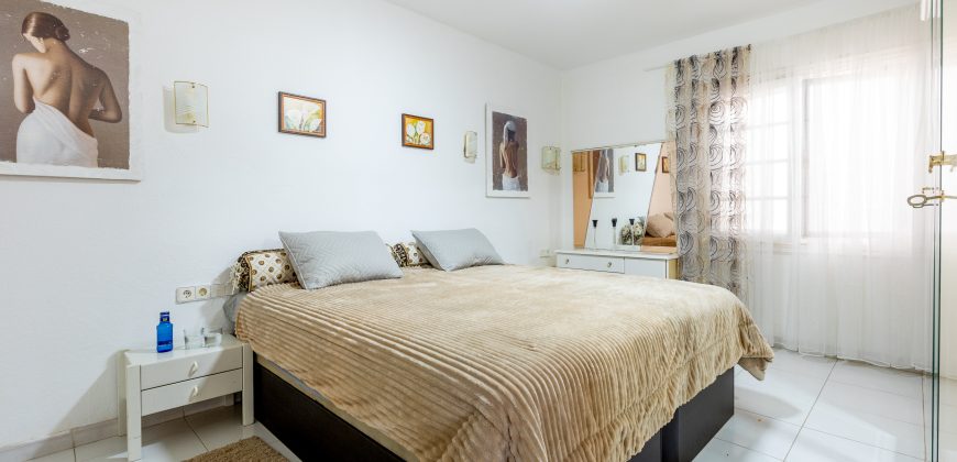 2 bedroom Canarian house, Los gigantes JI001