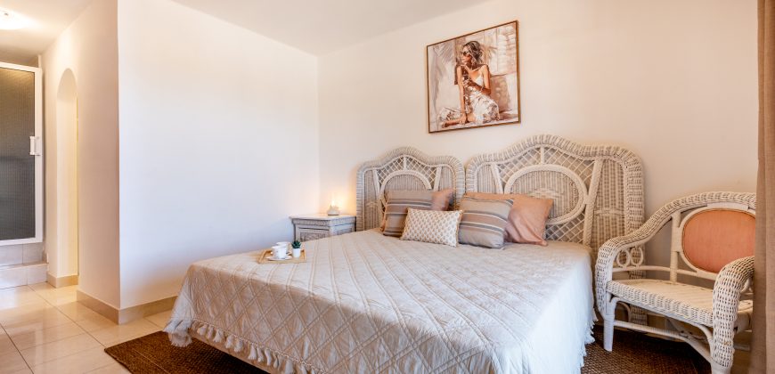 4 bedroom vila paraiso royal, las americas
